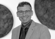 Dr. Andreas  Knapp