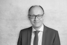 Dr. Dirk  Herzig