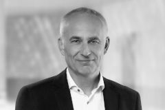 Dr. Klaus  Moosmayer
