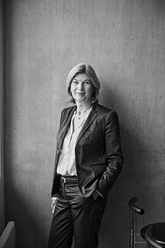 Autorenportrait Marie-Janine Calic