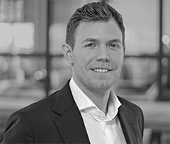 Dr. Dominik  Nast
