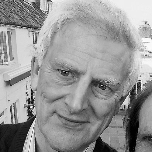 Autorenportrait John Guy