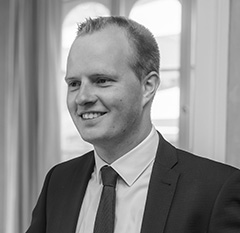Dr. Sebastian  Schuh