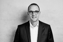 Dr. Dirk  Pehl